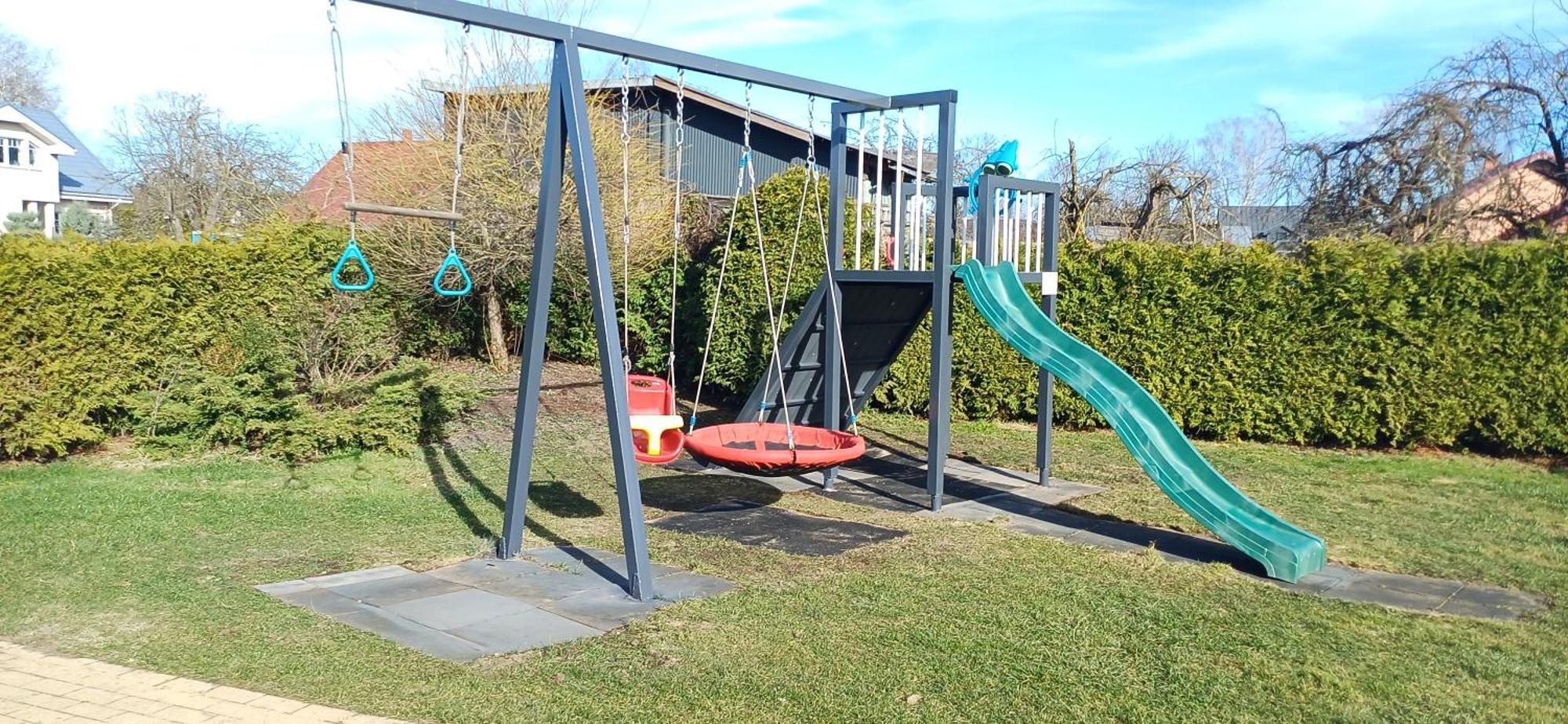 Family Garden House With Free Private Parking & Playground Riga Exterior foto